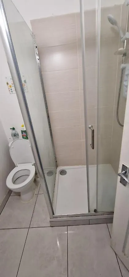 1 Bed Entire Studio Flat 10 Min From City Centre Liverpool Apartment