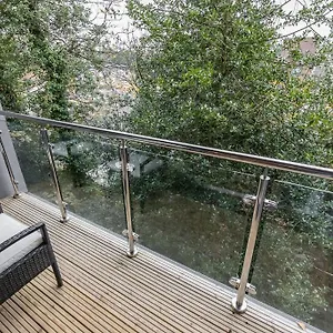 https://stylish-town-centre-apartment-w-parking-nr-beach.bournemouth-hotels.org